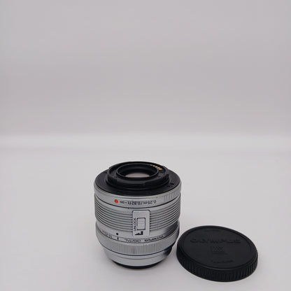 Olympus  M.Zuiko Digital Lens 14-42mm f/3.5-5.6 IS II For Olympus OM Mount