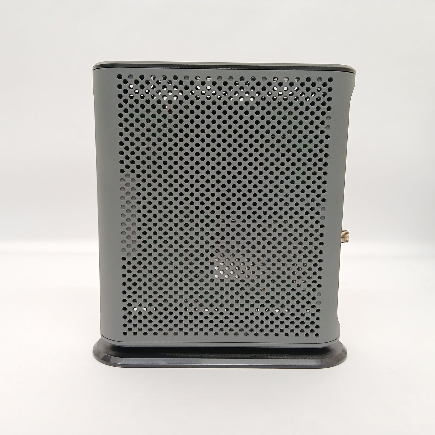 New Motorola Game Changer MB8611 DOCSIS 3.1 Cable Modem