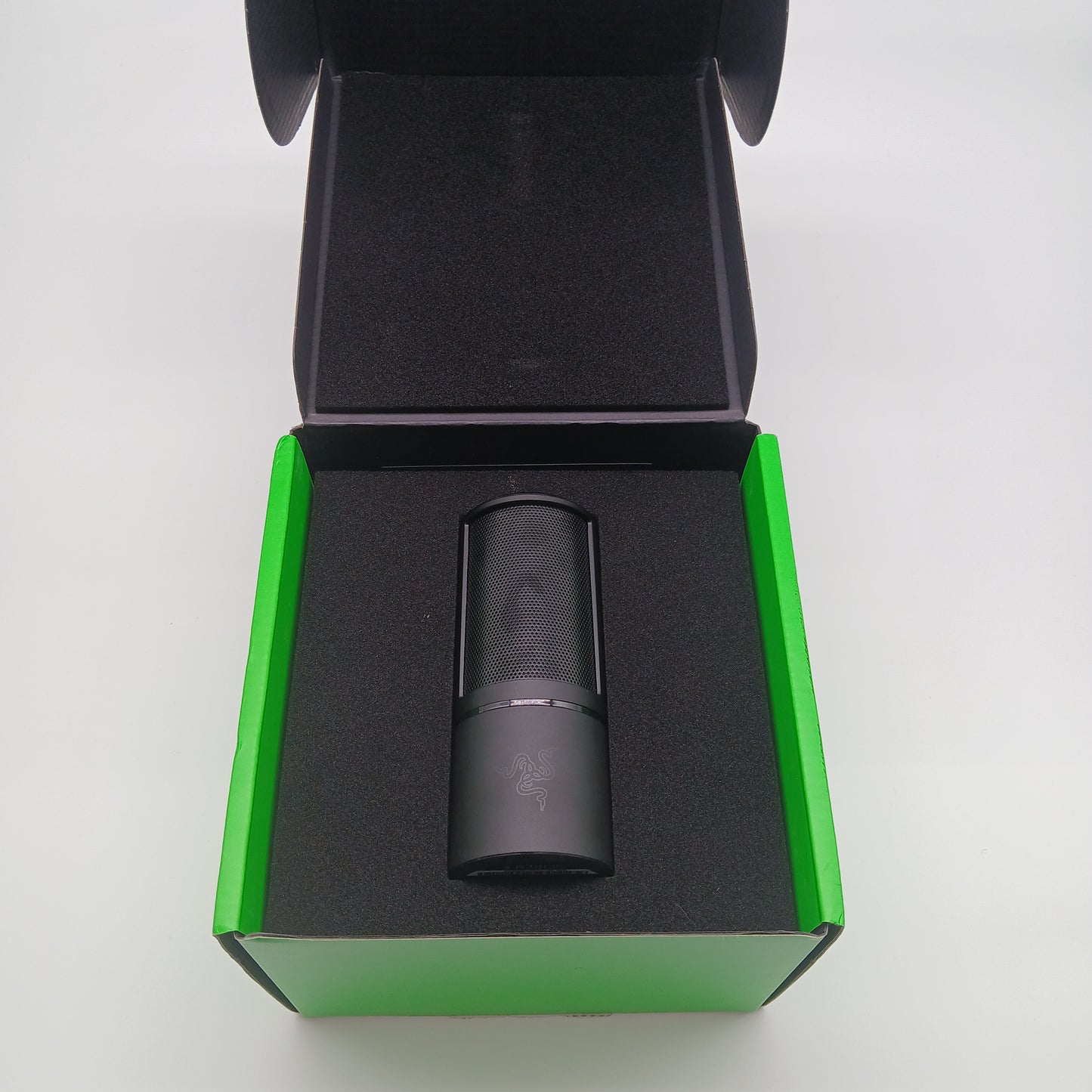 Razer Seiren X 20 Hz - 20 kHz USB Microphone RZ19-0229 e.g, with extras