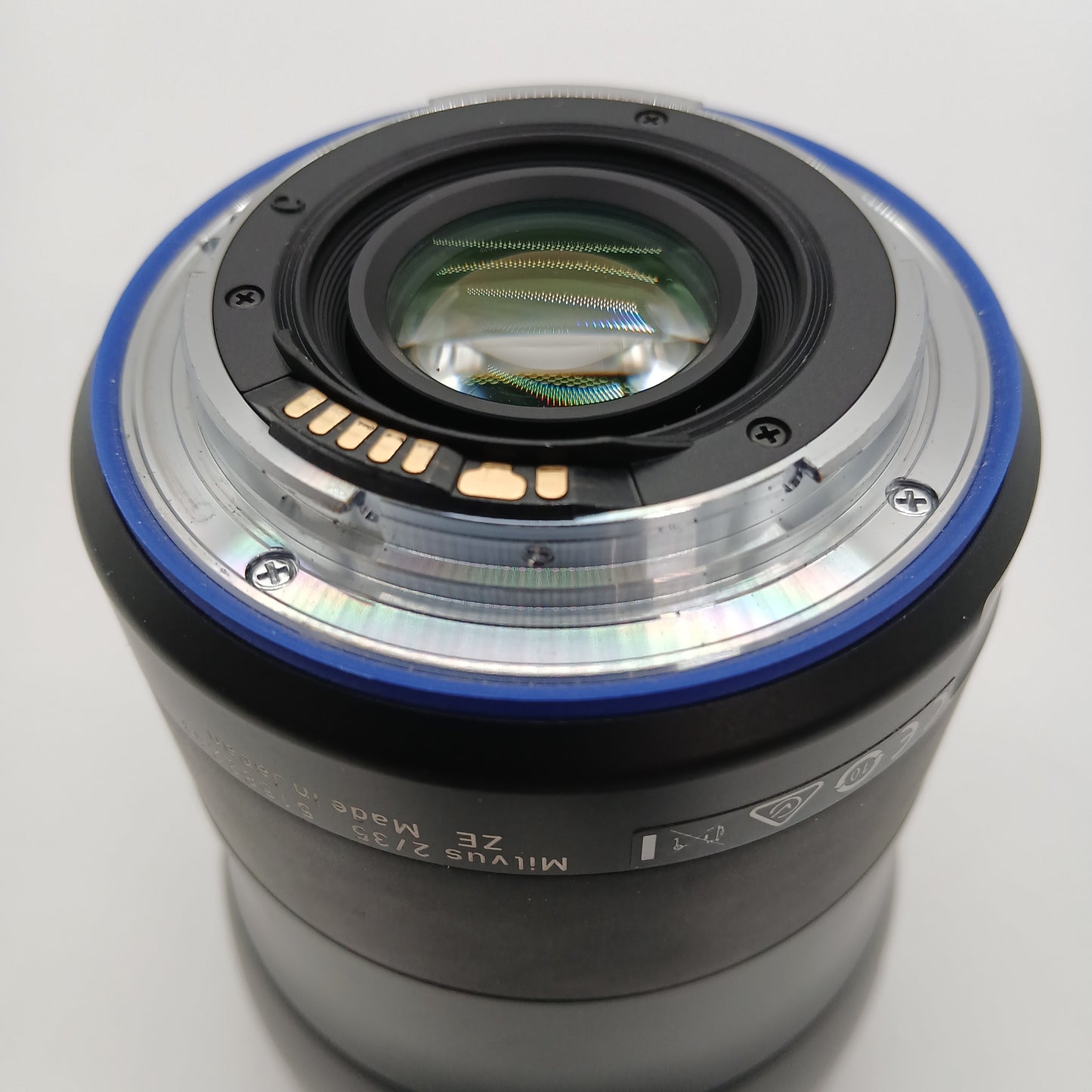 Zeiss Milvus f/2.8 35mm For Canon EF Mount
