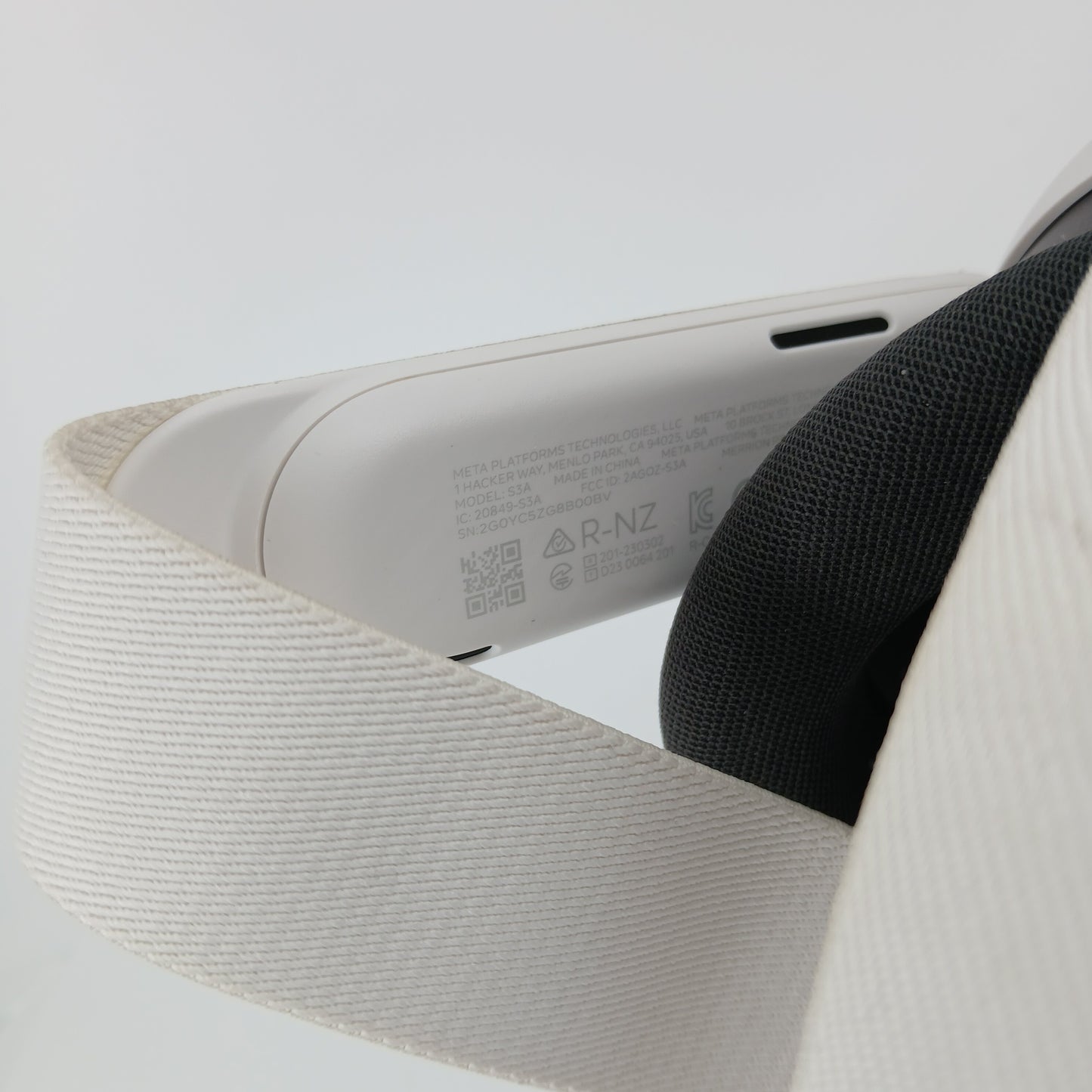 Meta Quest 3 512GB Standalone All-in-One VR Headset S3A